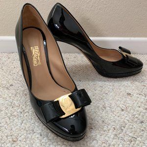 Salvatore Ferragamo Vara Bow Patent Pumps Sz 10